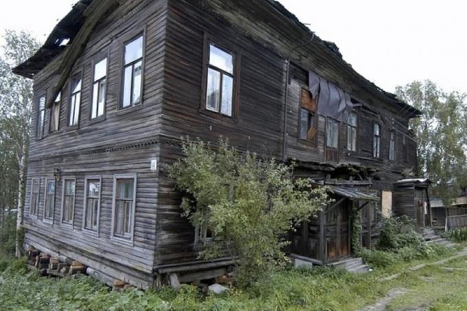 Kad, senas namas pavyzdys (Image Source - Yandex-nuotraukos)