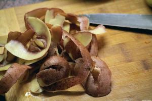 Bulvių lupenos, kodėl negalima išpilti ir kaip naudoti protingai sodo