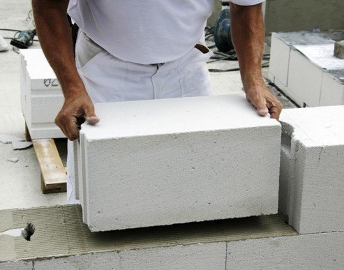 Storio siūlės sumažina terminio atsparumo sienos betono blokelių koeficientas yra 25%, kas bus padidina sąnaudas šildymui.