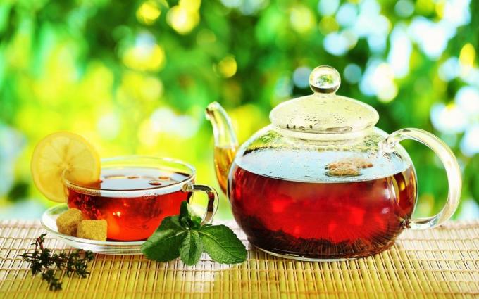 Kiek puodelių arbatos galima gerti per dieną?