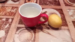 Kodėl kasdien geriu vandenį su citrina ir medumi. 7 priežastys