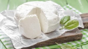 Kaip naudinga sūris, kurių sudėtis ir paruošimas