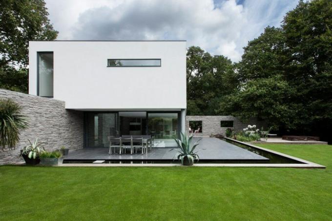 Į minimalizmo stiliaus namas