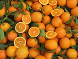 Kas turėtų ne valgyti mandarinus?