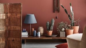 Ar žinote, kaip harmoningai derinti skirtingus spalvų ir atspalvių sienų, baldų ir dekoratyvinių elementų. 8 dizaino rekomendacijos